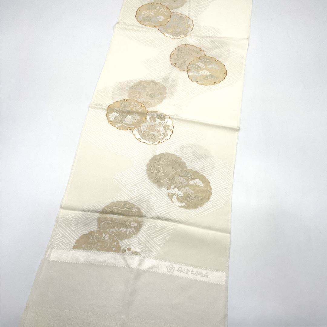 帯揚げ 正絹 Sランク フォーマル 乳白色(にゅうはくしょく) 丹後ちりめん 雪輪 金駒刺繍 長さ約170cm 幅約29.5cm 白系 1136004652911