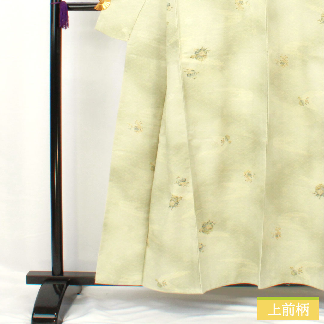 小紋 ポリエステル 身丈157.5cm 裄丈64.5cm 袷 薄緑色(うすみどりいろ) 洗える着物 吉祥文様 しつけ糸付き 未使用品 Sランク 緑系 1115004562319