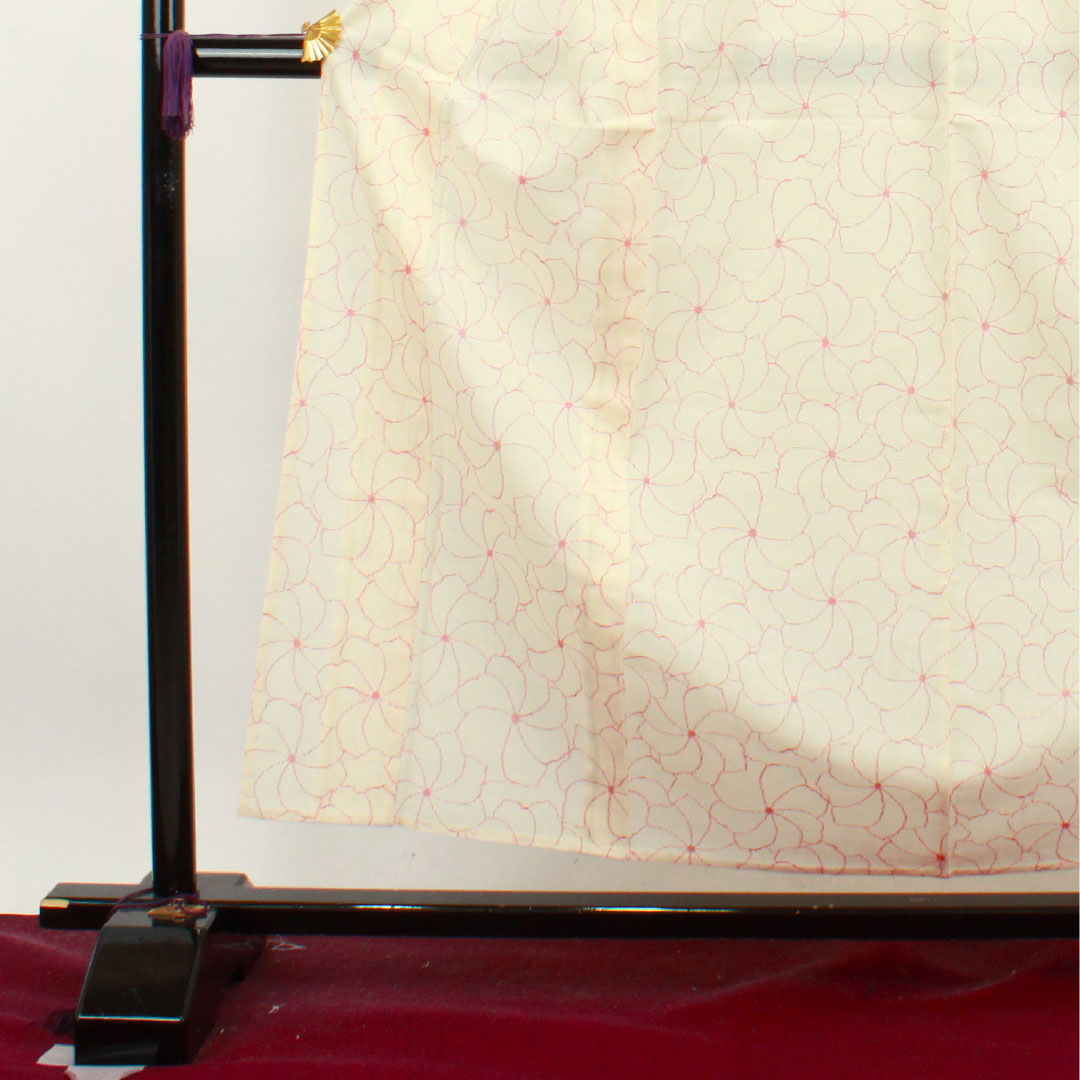 夏物 正絹 紬 身丈157cm 裄丈63.5cm 乳白色(にゅうはくしょく) 菊 紗 Sランク クリーム系 1132001312315
