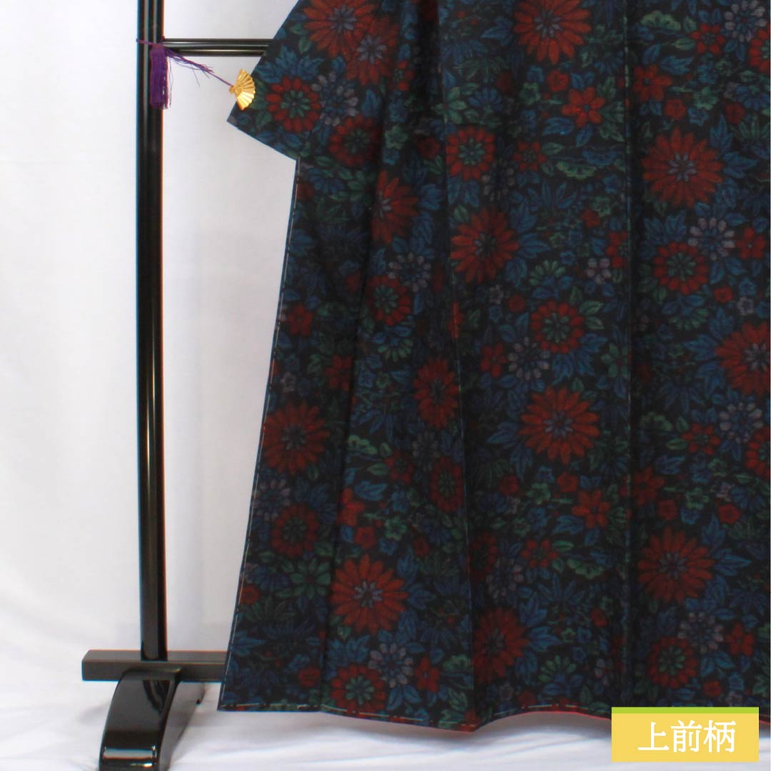 紬 正絹 Sランク 身丈162.5cm 裄丈63cm 檳榔子黒色(びんろうじぐろいろ) 真綿紬 総花 しつけ糸付き 袷 黒系 1116004122410