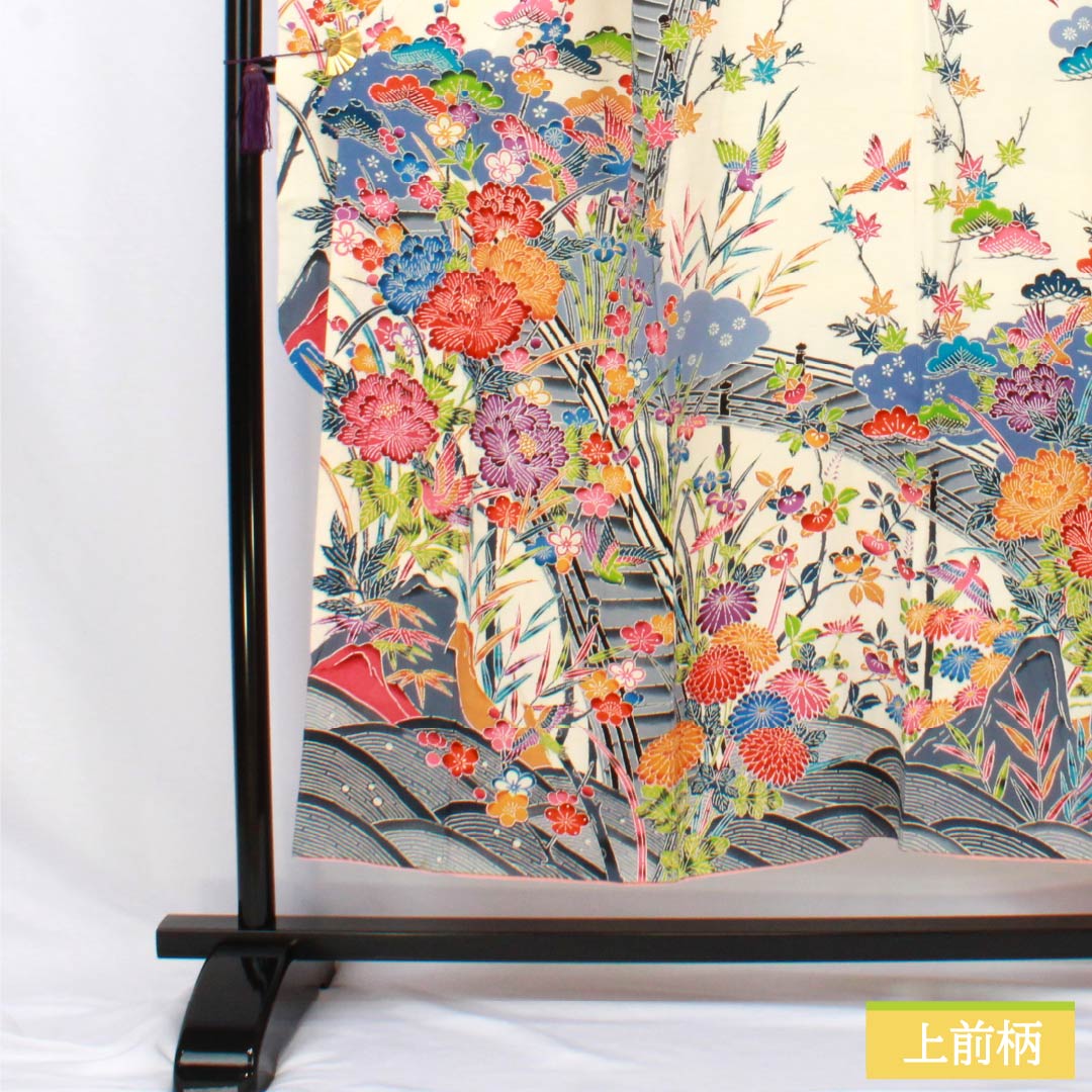 Furisode (long-sleeved kimono) made of pure silk, rank B, length 148.5cm, sleeve length 62cm, lined, off-white, Kyoto Bingata pattern with auspicious motifs, white base, product number 1113002644111