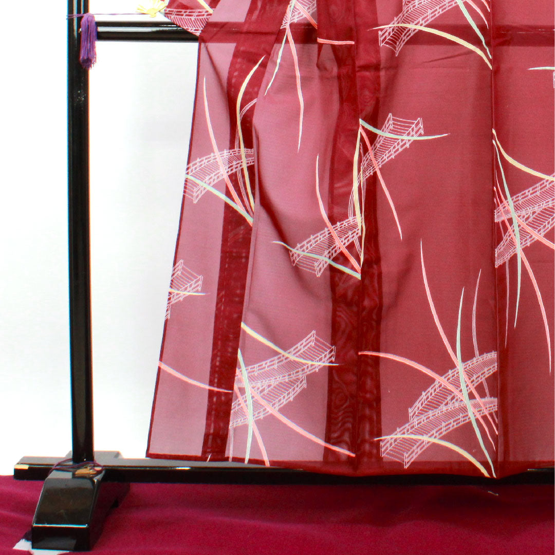 夏物 ポリエステル 小紋 身丈157cm 裄丈62cm 小紫色(こむらさきいろ) 洗える着物 風景模様 しつけ糸付き 絽 Sランク 紫系 1132001702320