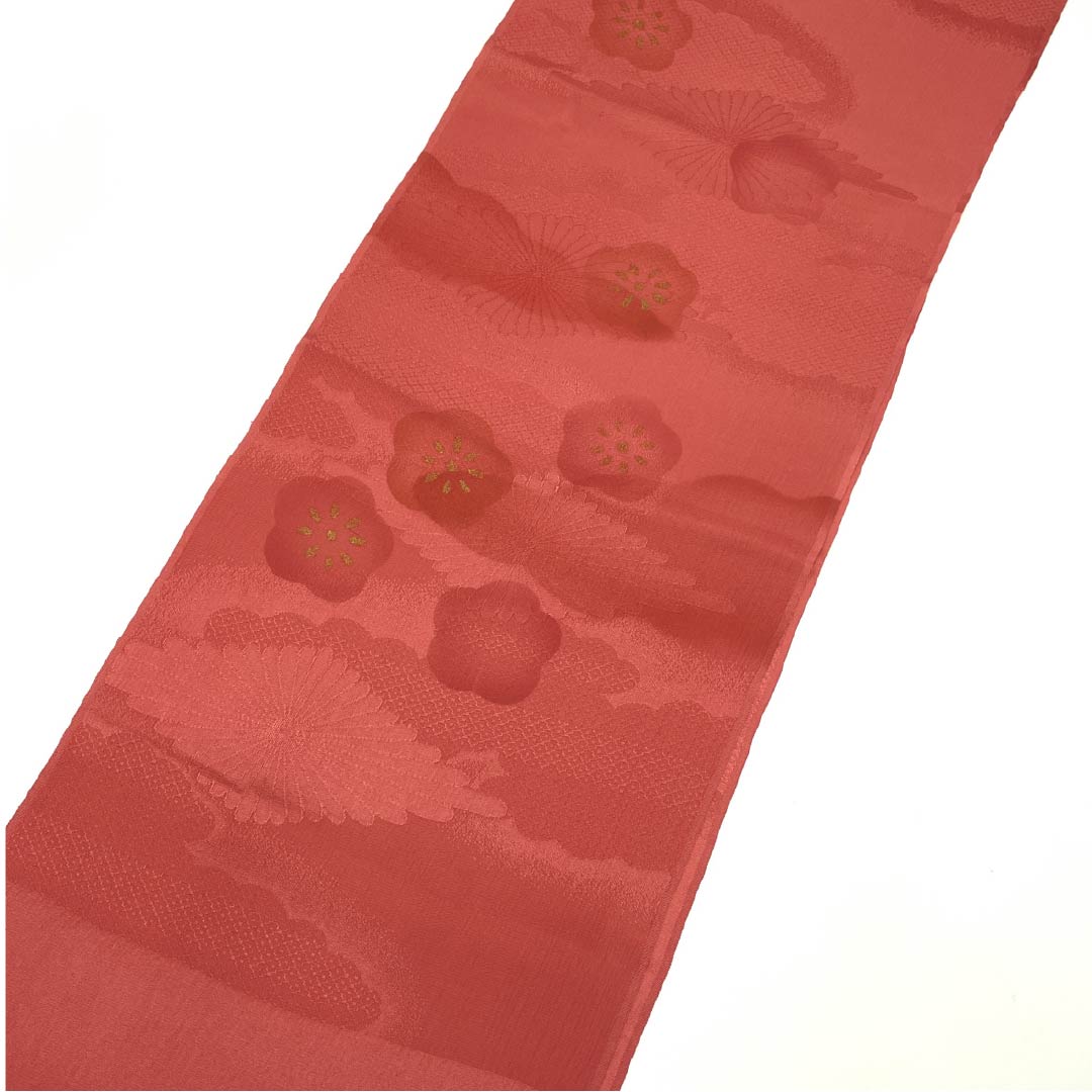 (New old stock) Formal obiage, pure silk, Jinzamomiiro (Jinzamomi-iro), plum, chrysanthemum diamond, cloud pattern, length 168cm, width 29.5cm, S rank, red, 1136000132912