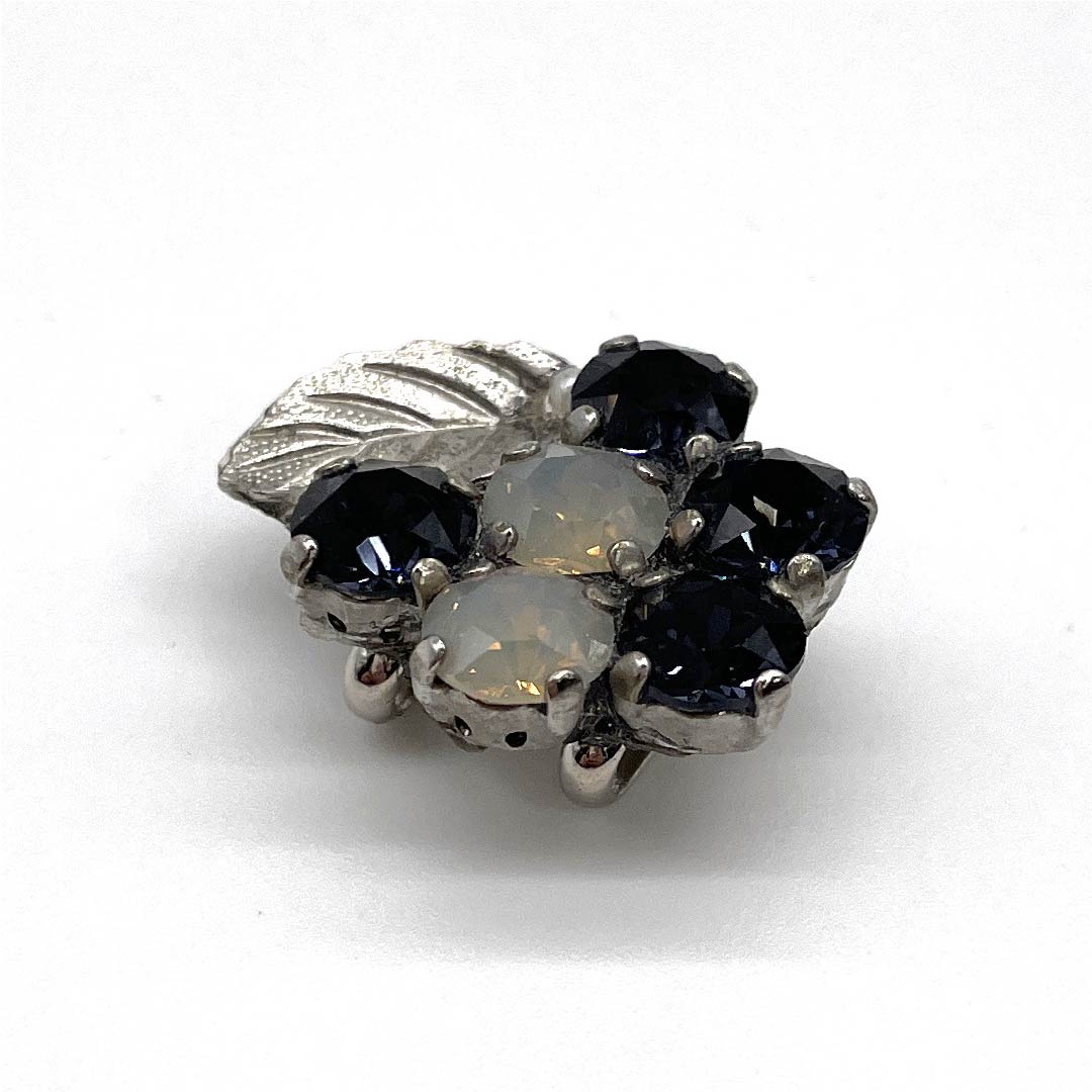 (新古品) 帯留め その他 カジュアル ラインストーン 木の実 長さ約2cm 幅約2.5cm Sランク 黒系 1137000932910