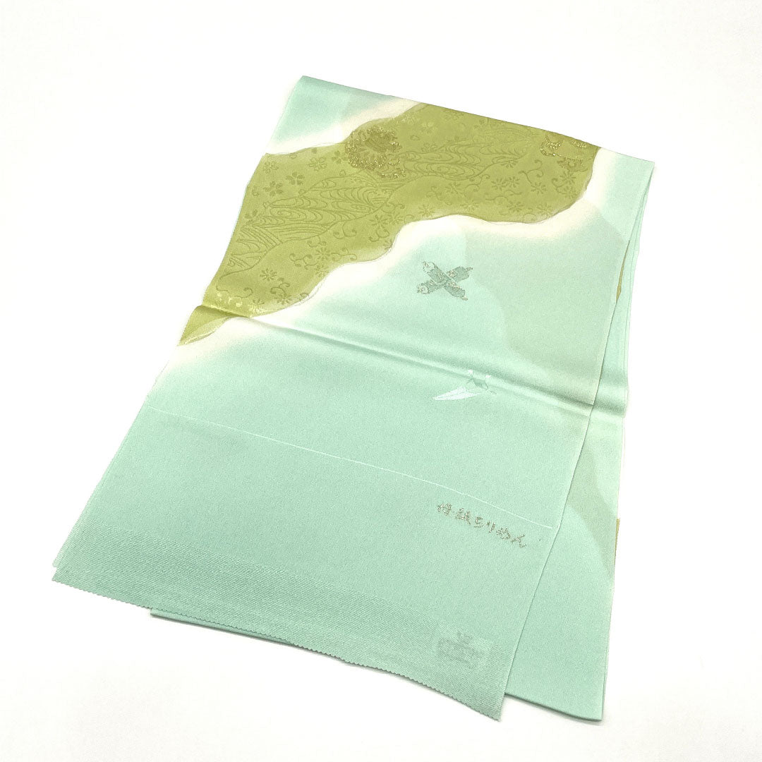 (新古品)帯揚げ 正絹 NEWランク セミフォーマル 秘色(ひそく) 丹後ちりめん 宝尽くし 流水 長さ約180cm 幅約29cm 緑系 1136001341919