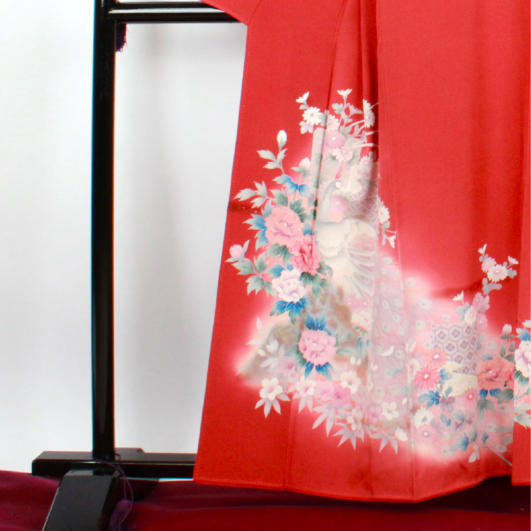 Homongi (formal kimono) Length 158.5cm Sleeve length 65cm Sapphire color Peacock Floral pattern Pure silk A rank Red 1112001663312