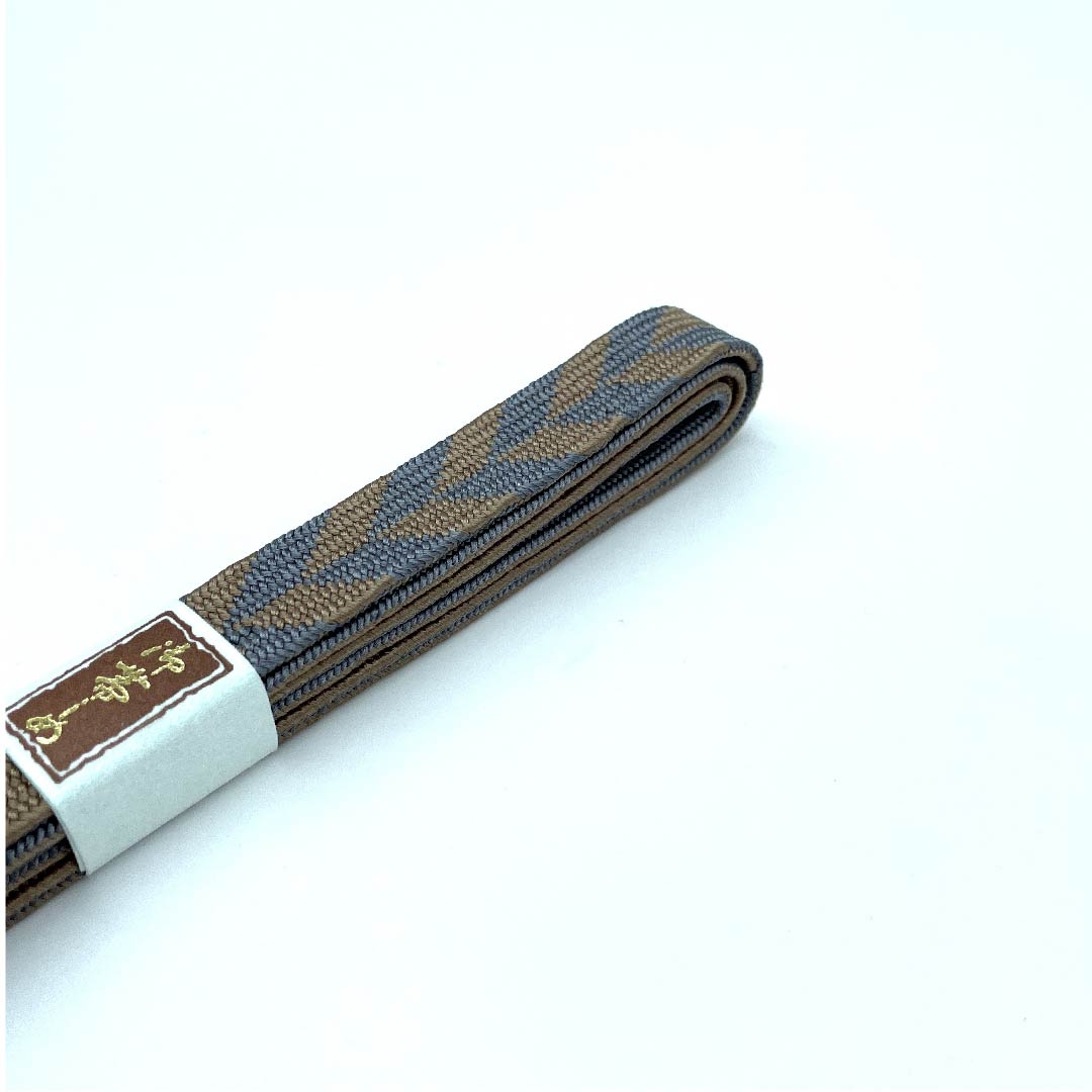 (新古品) 帯締め 正絹 四分紐 海松茶色(みるちゃいろ) 泥染手組紐 新古品 長さ約162cm 幅約1.5cm カジュアル Sランク 茶系 1135002822314