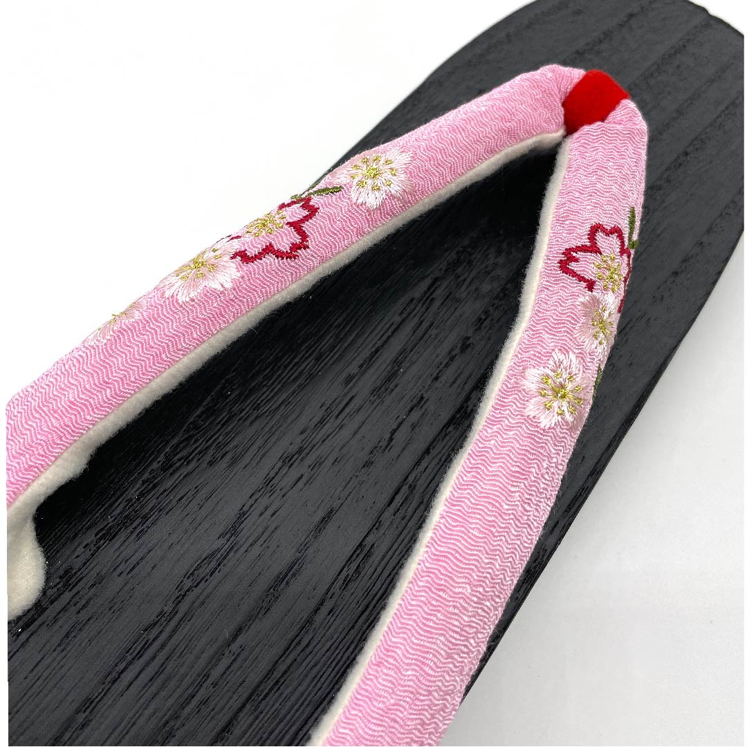 (新品未使用品)下駄 ちりめん 刺繍 桜 XLサイズ 黒系 NEWランク 1122001081510