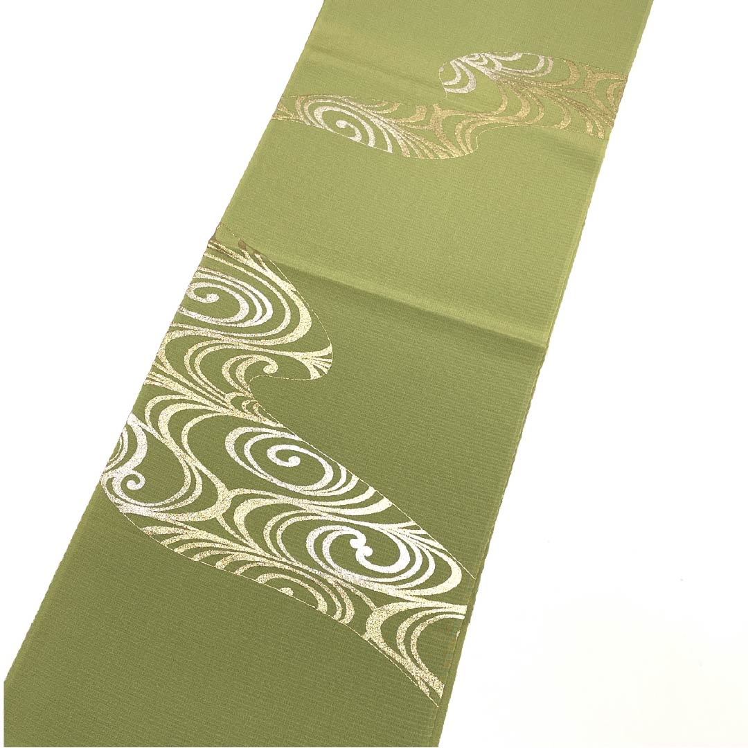 (New old stock) Formal obiage, pure silk, Wakanairo (young green) gold and silver leaf, running water, whirlpool, length 168cm, width 28.5cm, S rank, green, 1136000262919