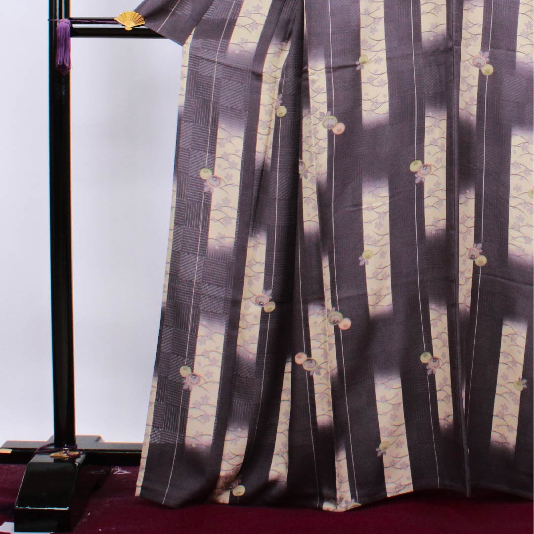 夏物 正絹 小紋 身丈165.5cm 裄丈66.5cm 深滅紫色(ふかきけしむらさきいろ)桜 露芝 花模様 絽 Sランク 紫系 1132000132520