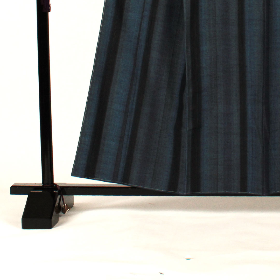 紬 身丈157.5cm 裄丈62cm 縞模様 手織り 正絹 Sランク 袷 紺系 1116001002318