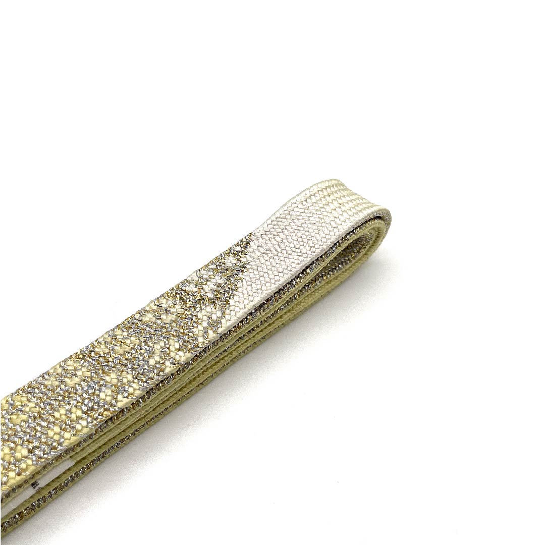 (新古品) 帯締め 正絹 四分紐 嫩黄色色(どんこうしょくいろ) 金属糸使用 手組紐 新古品 長さ約156cm 幅約1.5cm セミフォーマル Sランク 黄系 1135001002923