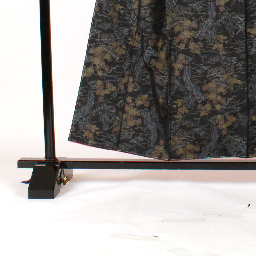 大島紬 身丈156cm 裄丈64cm 緯総絣 風景模様 正絹 Aランク 袷 黒系 1116001573310