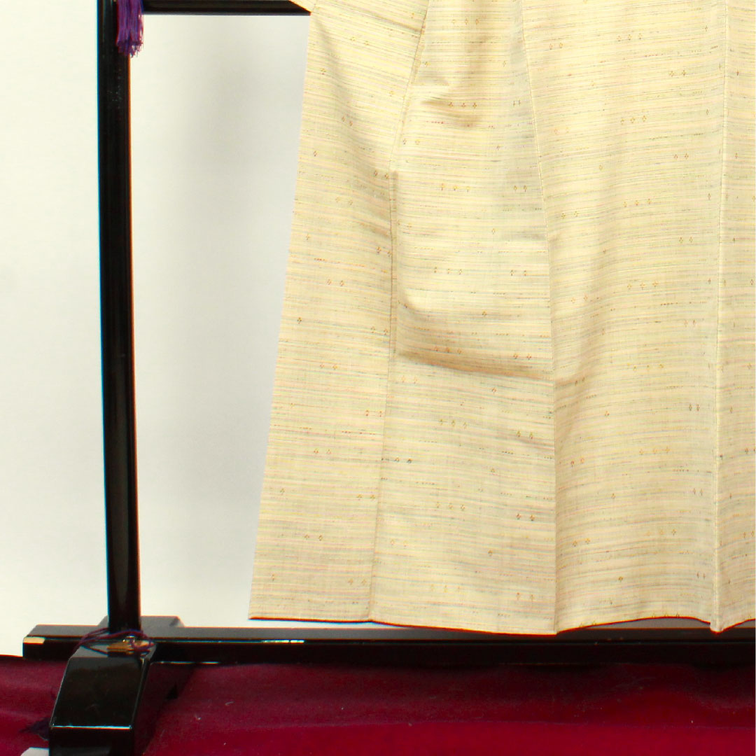 紬 身丈155cm 裄丈62cm 砥粉色 横段 花織 正絹 Aランク 袷 ベージュ系 1116002433325