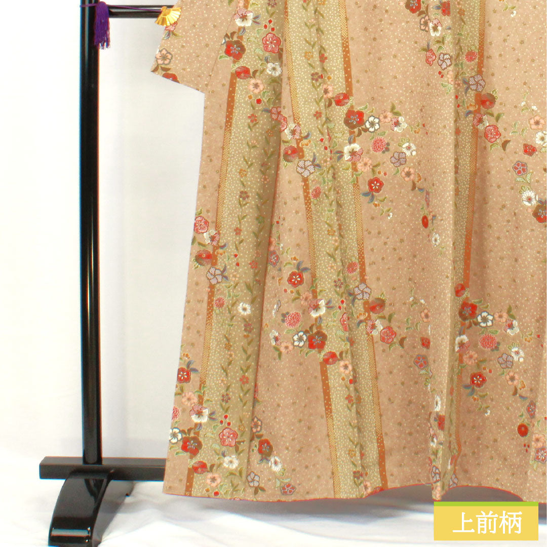 小紋 ポリエステル 身丈159cm 裄丈65cm 袷 香色(こういろ) 洗える着物 辻ヶ花 しつけ糸付き 未使用品 Sランク ベージュ系 1115004532325