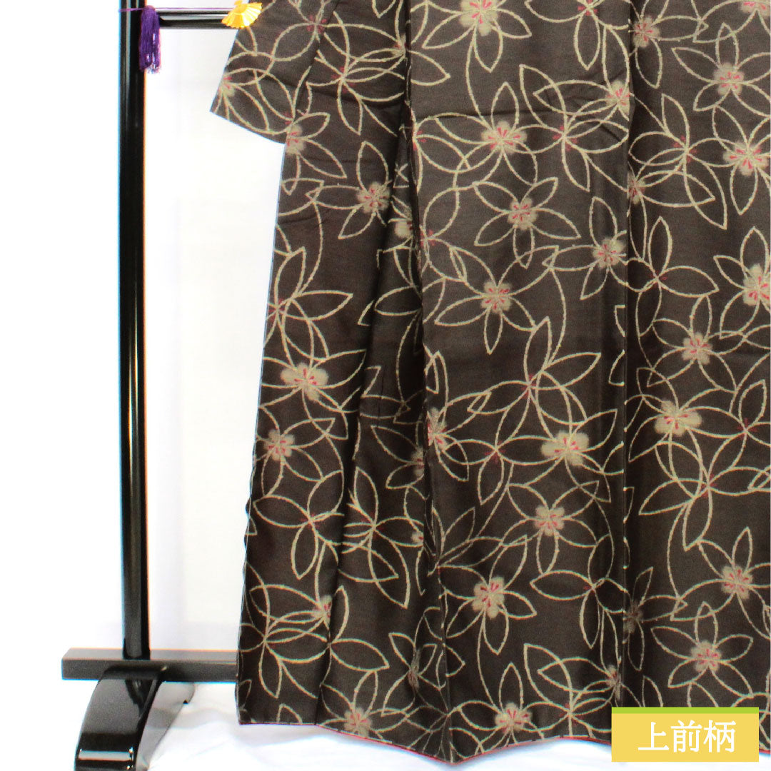 小紋 ポリエステル 身丈163.5cm 裄丈66cm 袷 黒橡色(くろつるばみいろ) 洗える着物 抽象花 しつけ糸付き 未使用品 Sランク 黒系 1115004932410