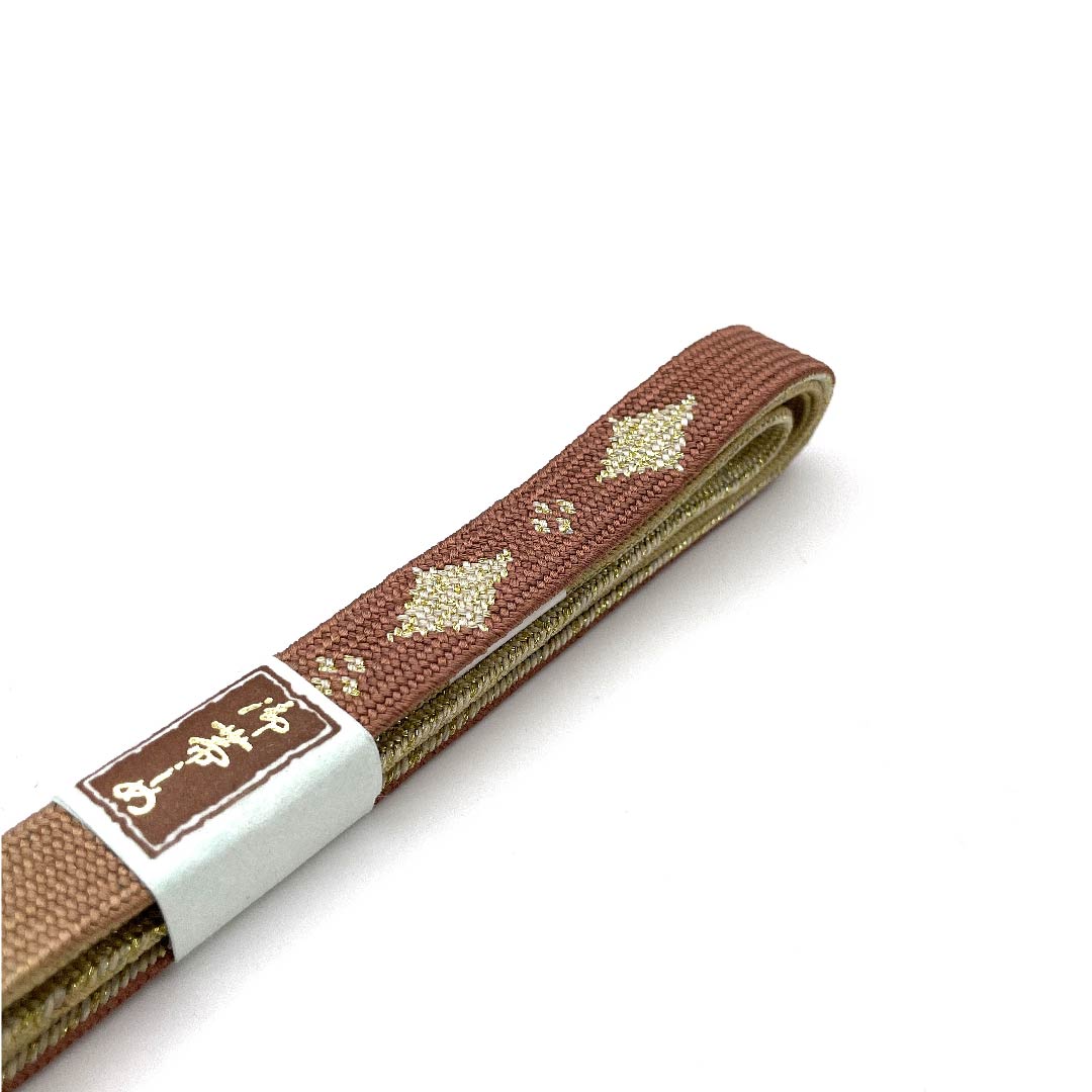 (New old stock) Silk obi-jime (sash fastener) - quarter string - Kare no Iro (dry field color) - Suzume Iro (sparrow color) - Metallic thread used - Diamond - Length approx. 156cm - Width approx. 1.5cm - Semi-formal - S rank - Yellow 1135002192323