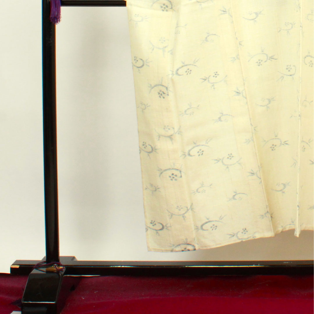 紬 身丈150.5cm 裄丈65cm 幾何学模様 正絹 Bランク 単衣 クリーム系 1116002424115