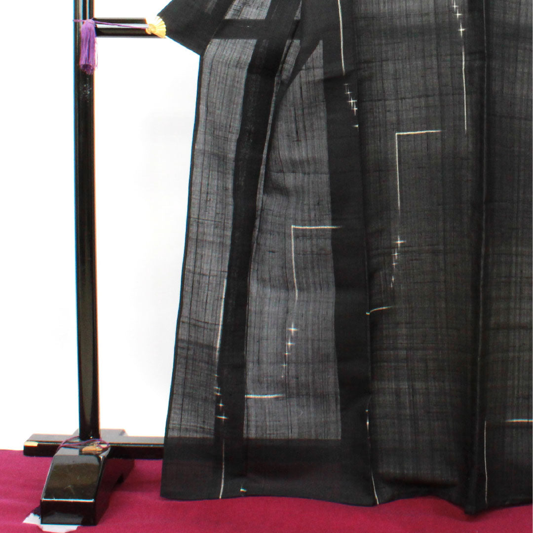 夏物 正絹 紬 身丈169cm 裄丈65.5cm 絣 幾何学模様 夏紬 紗 Sランク 黒系 1132001582510