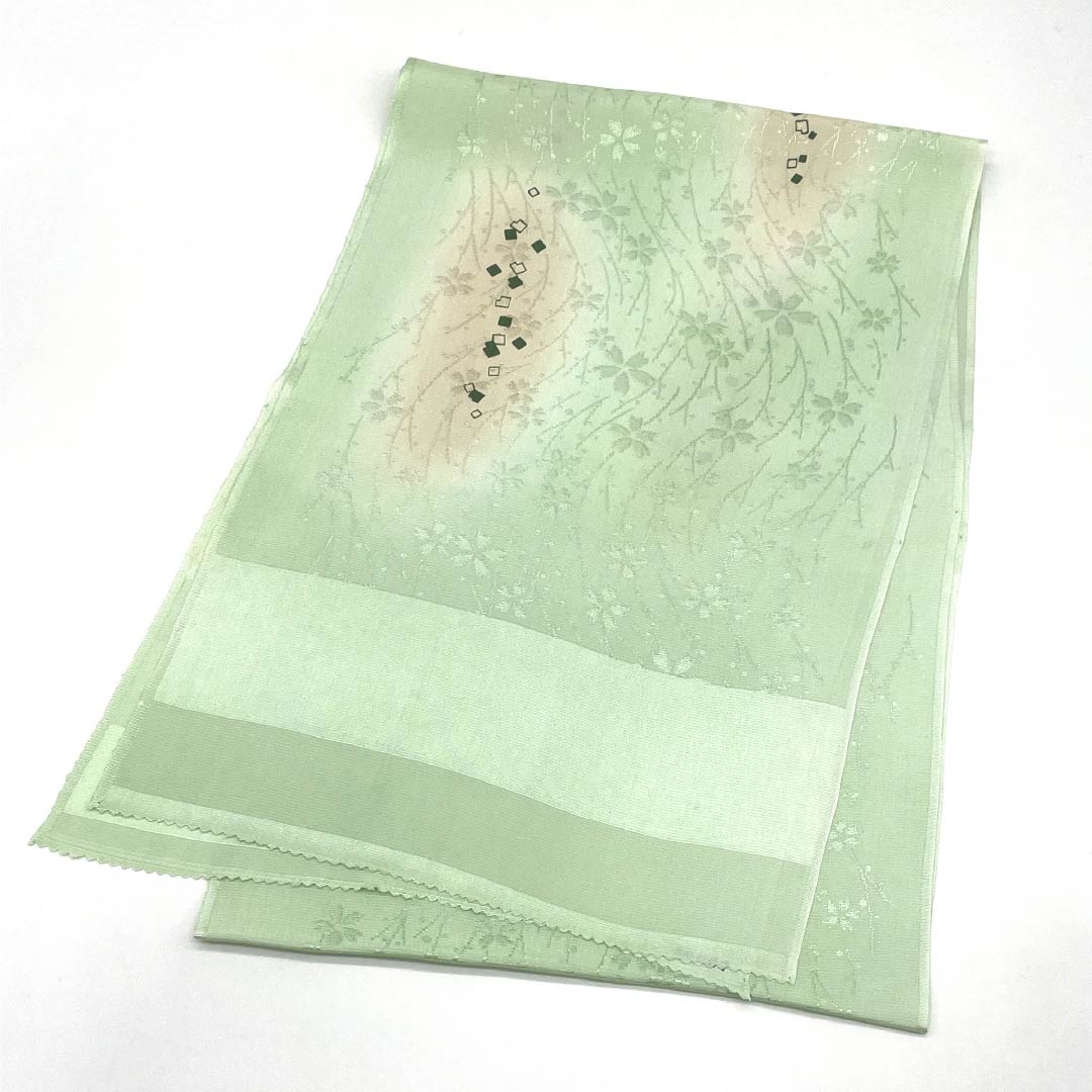帯揚げ 正絹 Sランク カジュアル 薄緑色(うすみどりいろ) 桜 紙吹雪 古典柄 長さ約182cm 幅約30cm 緑系 1136002122919