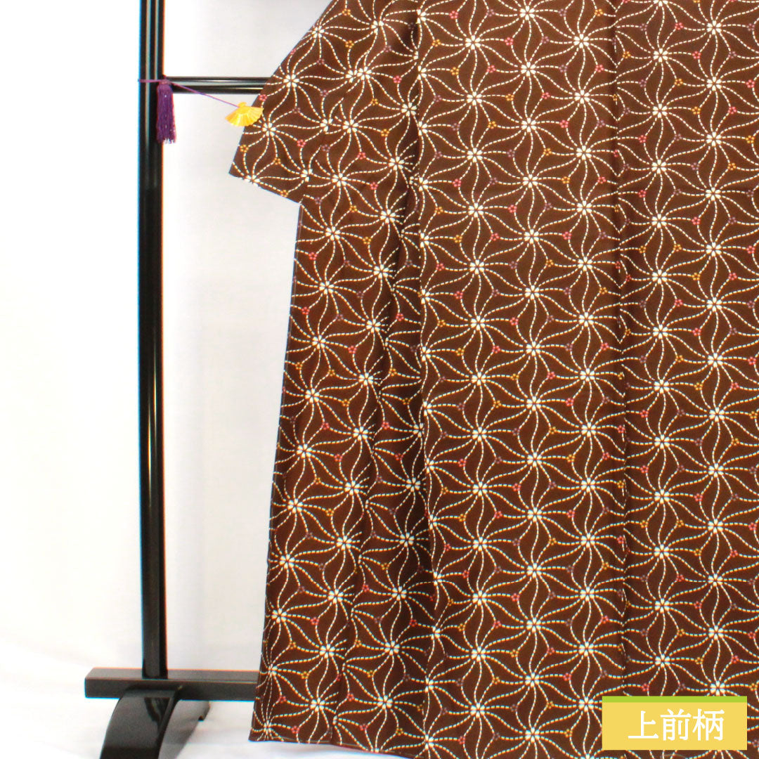 小紋 ポリエステル Sランク 身丈165cm 裄丈64.5cm 袷 土黒色(つちぐろいろ) 洗える着物 桜の花びら しつけ糸付き 未使用品 茶系 1115007642514