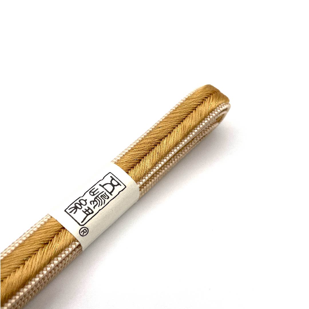 (New old stock) Obijime (belt tying) Pure silk quarter-length cord, light color (lightly colored) Goshima cord Edo braided cord, uses metal thread Length approx. 159cm Width approx. 1.2cm Semi-formal A rank Cream color 1135000903915