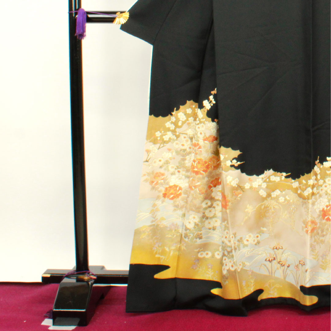 黒留袖 身丈166cm 裄丈66.5cm 袷 京友禅 草花模様 片喰 正絹 Aランク 五つ紋 黒系 1111000743510