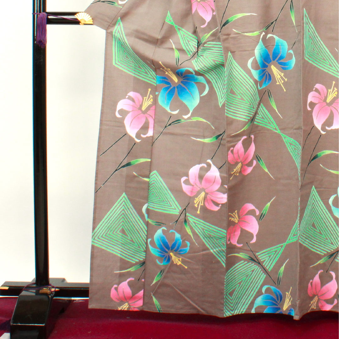 浴衣 消炭色 カサブランカ 幾何学模様 木綿 Sランク 単衣 身丈165.5cm 裄丈71.5cm 茶系 1118002982514