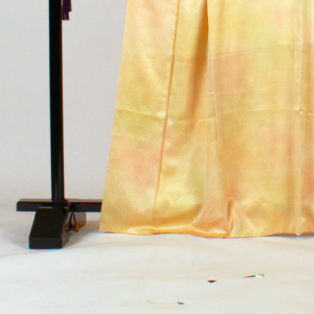 色無地 菊 ぼかし 身丈167.5cm 裄丈66.5cm 袷 正絹 Sランク 黄系 1114000352523