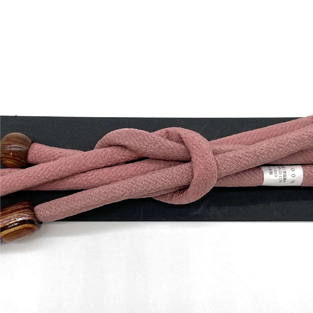 羽織紐 正絹 NEWランク カジュアル 積紅色(せきこういろ) 撚り房 もろ縄結び 蝶結び 丸ぐけ ピンク系 1121000101913
