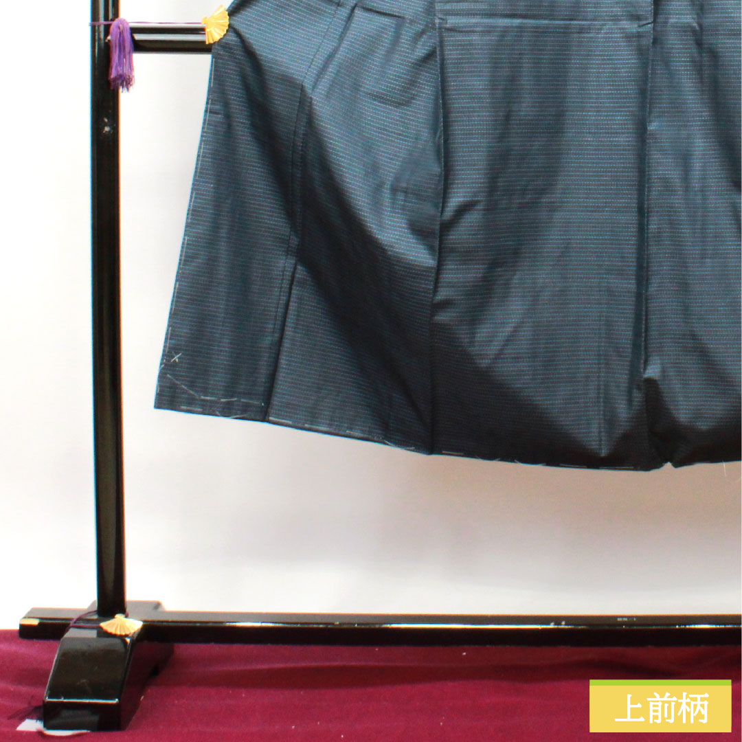男物 正絹 身丈136.5cm 裄丈67cm 大島紬 亀甲模様 しつけ糸付き アンサンブル Sランク 袷 紺系 1119000712318
