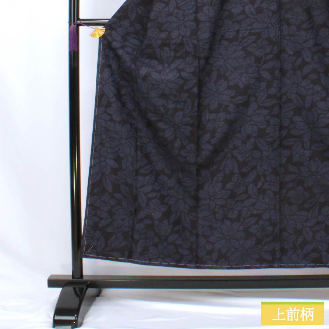 紬 正絹 Sランク 身丈155cm 裄丈63cm 褐色(かちいろ) 真綿紬 経絣 花 袷 紺系 1116004772318