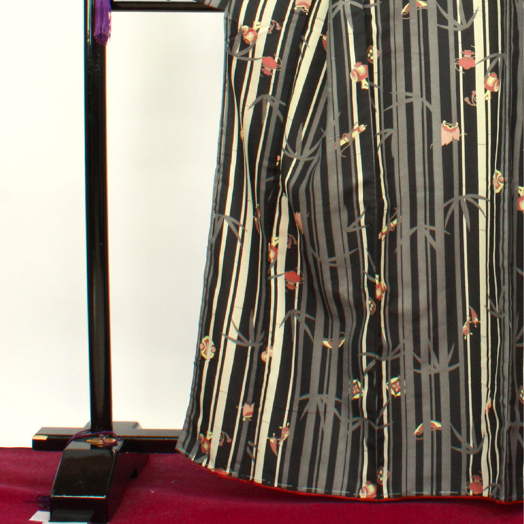 小紋 身丈165.5cm 裄丈66.5cm 袷 しつけ糸付き 未使用品 洗える着物 竹 吉祥文様 ポリエステル Sランク 黒系 1115003362510