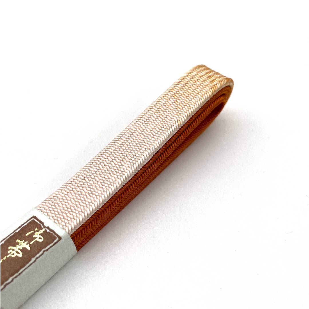 (New old stock) Obi-jime (belt sash) made of pure silk, quarter-length cord, chalk color (gofun-iro) and reddish-brown (entan-iro), by Suiran Kobo, new old stock, length approx. 168cm, width approx. 1.2cm, casual, S rank, orange, 1135002082326
