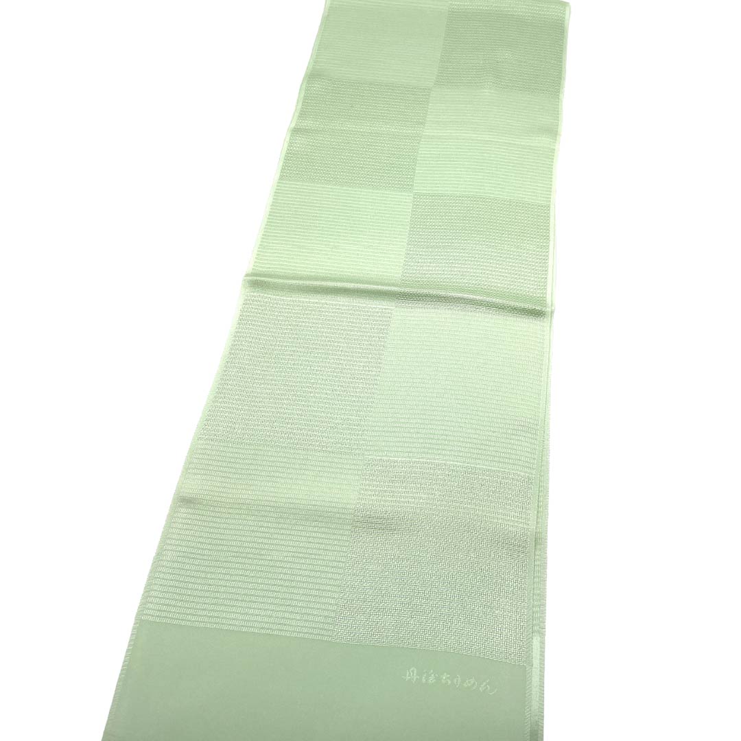 (新古品)帯揚げ 正絹 NEWランク カジュアル 薄緑色(うすみどりいろ) 丹後ちりめん 市松模様 古典柄 長さ約184cm 幅約28.5cm 緑系 1136003281919