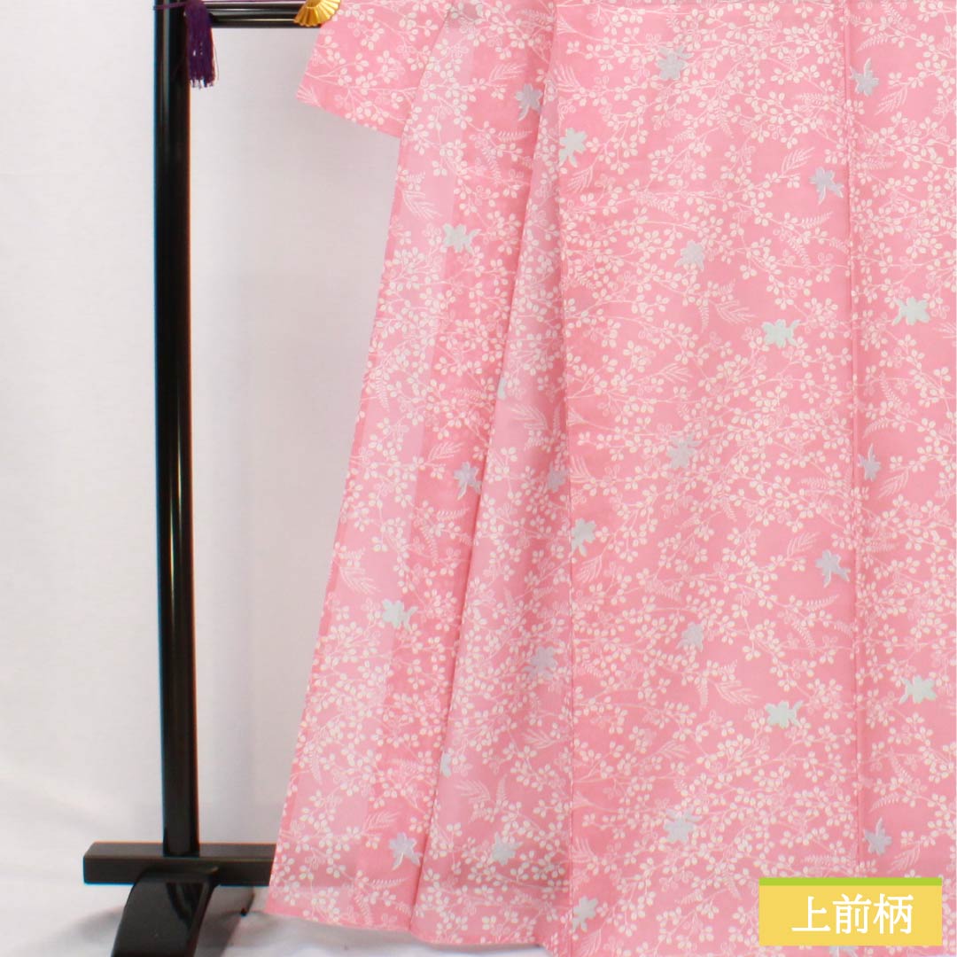 夏物 ポリエステル 小紋 身丈166.5cm 裄丈68.5cm 中紅花色(なかのくれないいろ) 草木模様 居敷当て 洗える着物 絽 Sランク ピンク系 1132002622513