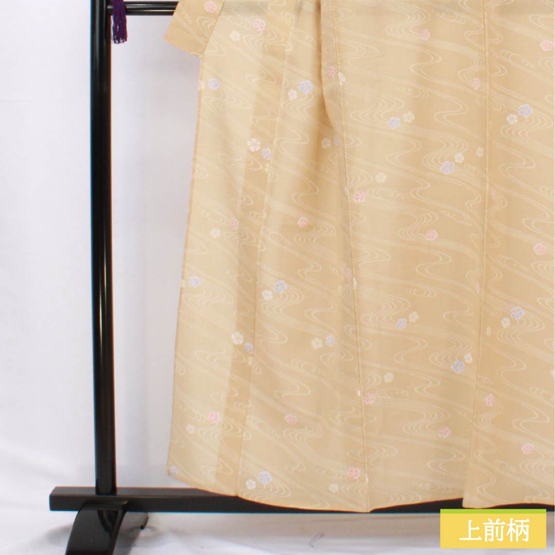 夏物 ポリエステル 小紋 身丈158cm 裄丈64cm 桑色白茶色(くわいろしらちゃいろ) 流水 ひなげし 洗える着物 紗 Sランク ベージュ系 1132002602325