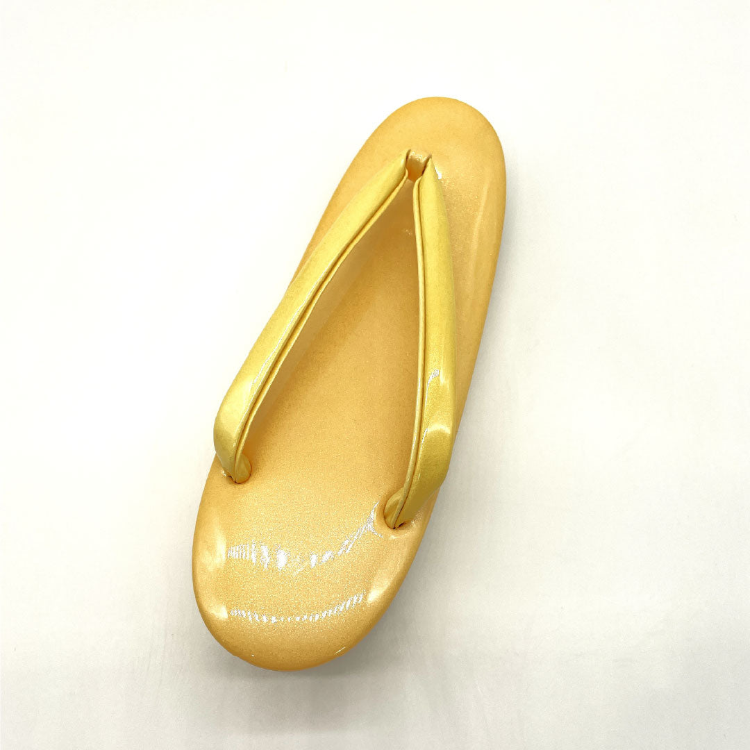 (新古品)草履 エナメル NEWランク セミフォーマル 心斎橋てんぐ 長さ23.5cm Mサイズ 黄系 1122001341323