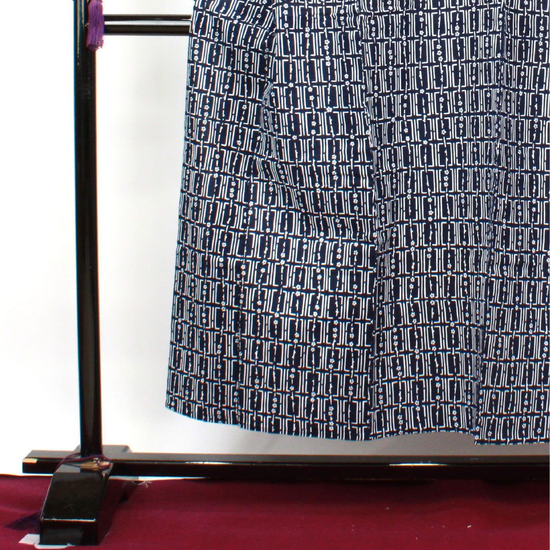 浴衣 紺色 幾何学模様 木綿 Sランク 単衣 身丈152cm 裄丈65.5cm 紺系 1118001902218