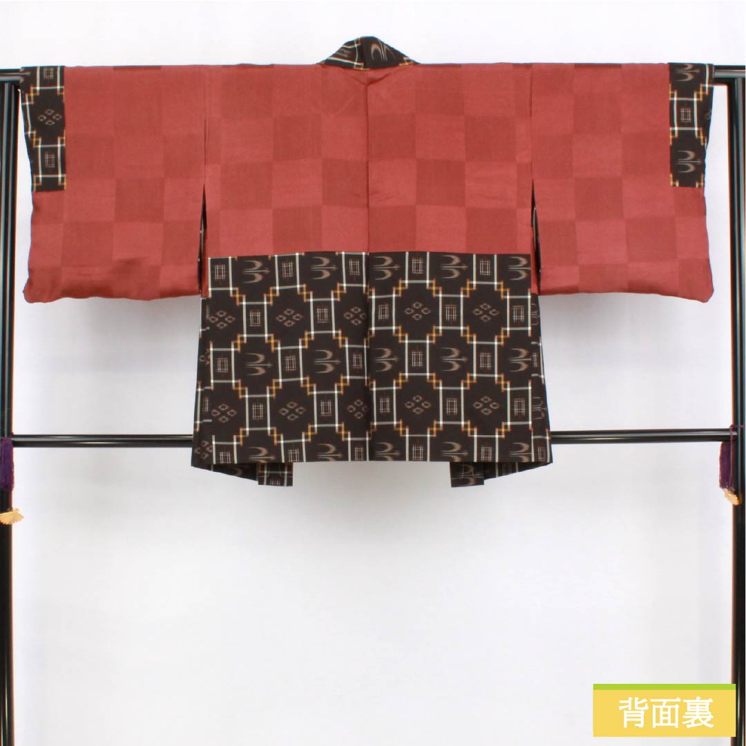 羽織 ポリエステル Sランク 身丈73cm 裄丈62cm 涅色(くりいろ) 琉球模様 紬地 袷 茶系 1117001292914