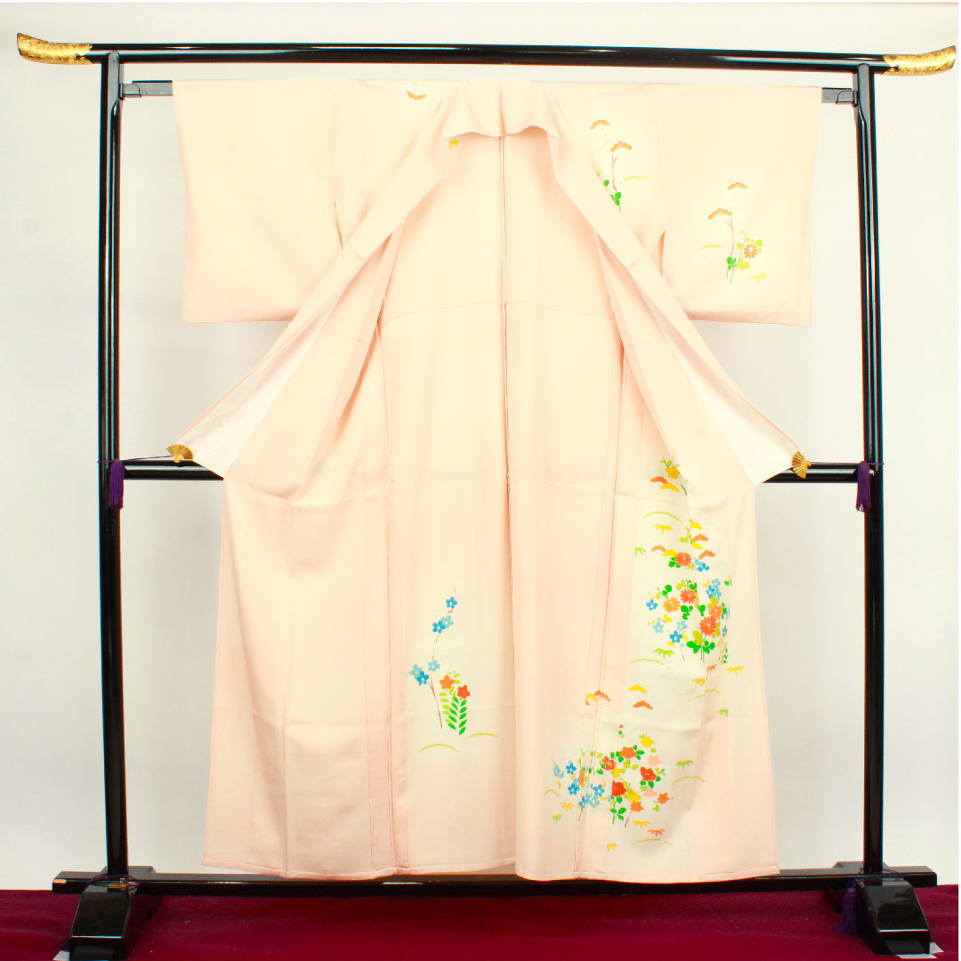 Homongi (Japanese traditional formal wear) - Single layer - Length 156cm, Sleeve length 61.5cm - Maiden color - Kyo-Yuzen - Floral pattern - Pure silk - S rank - Pink 1112002542313