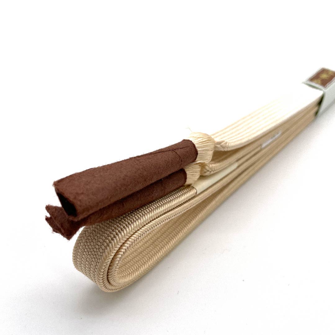 (New old stock) Obijime (belt tying) Pure silk, quarter string, pearl color (shinjuiro) and kneaded color (neriiro) by Suiran Kobo New old stock Length approx. 168cm Width approx. 1.2cm Casual A rank Cream color 1135002103315