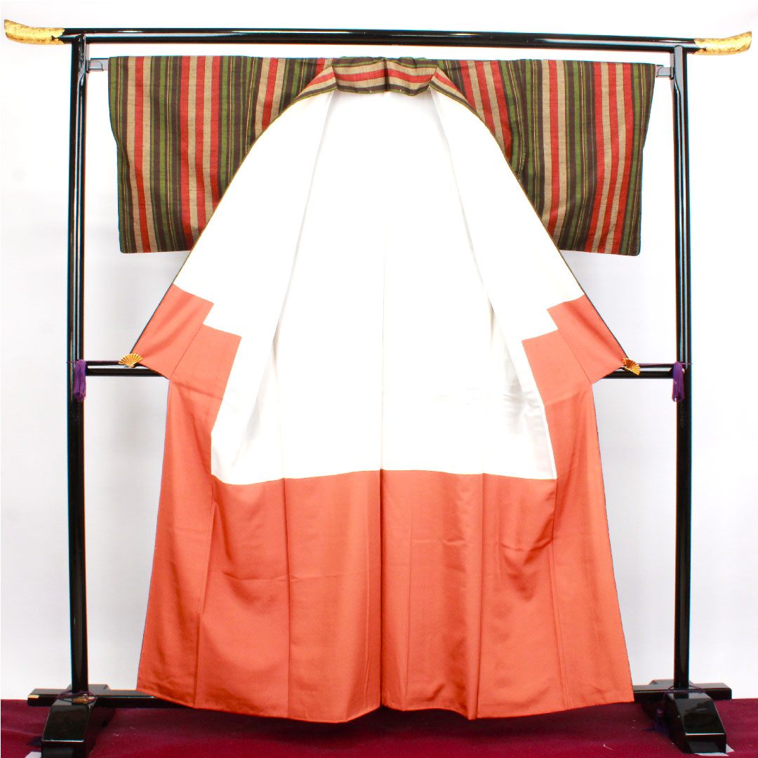 Tsumugi Length 160cm Sleeve length 66cm Striped Pure silk A rank Awase Gradient 1116002463499