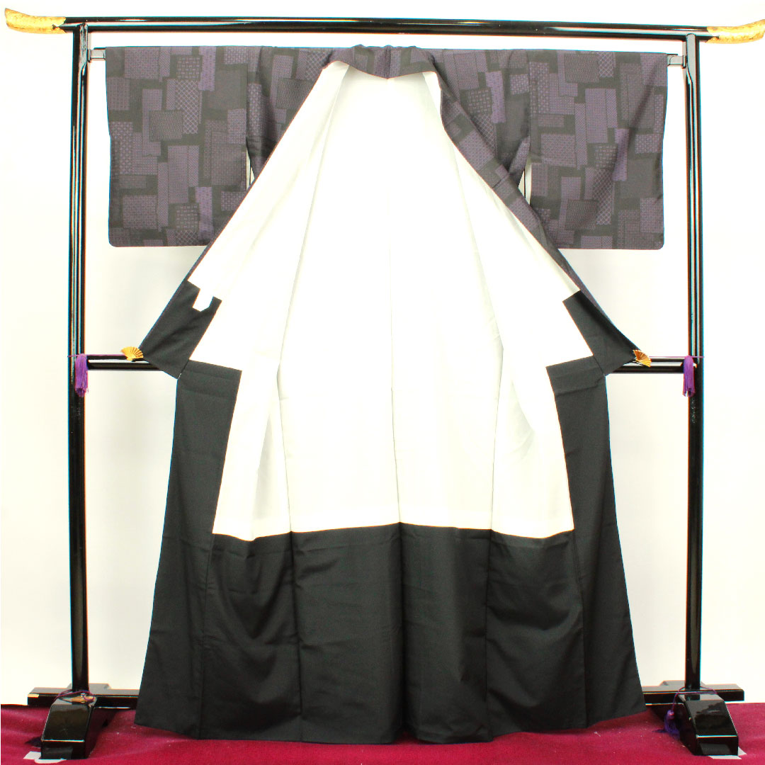 紬 身丈160cm 裄丈66.5cm 幾何学模様 ポリエステル Sランク 袷 黒系 1116002602410