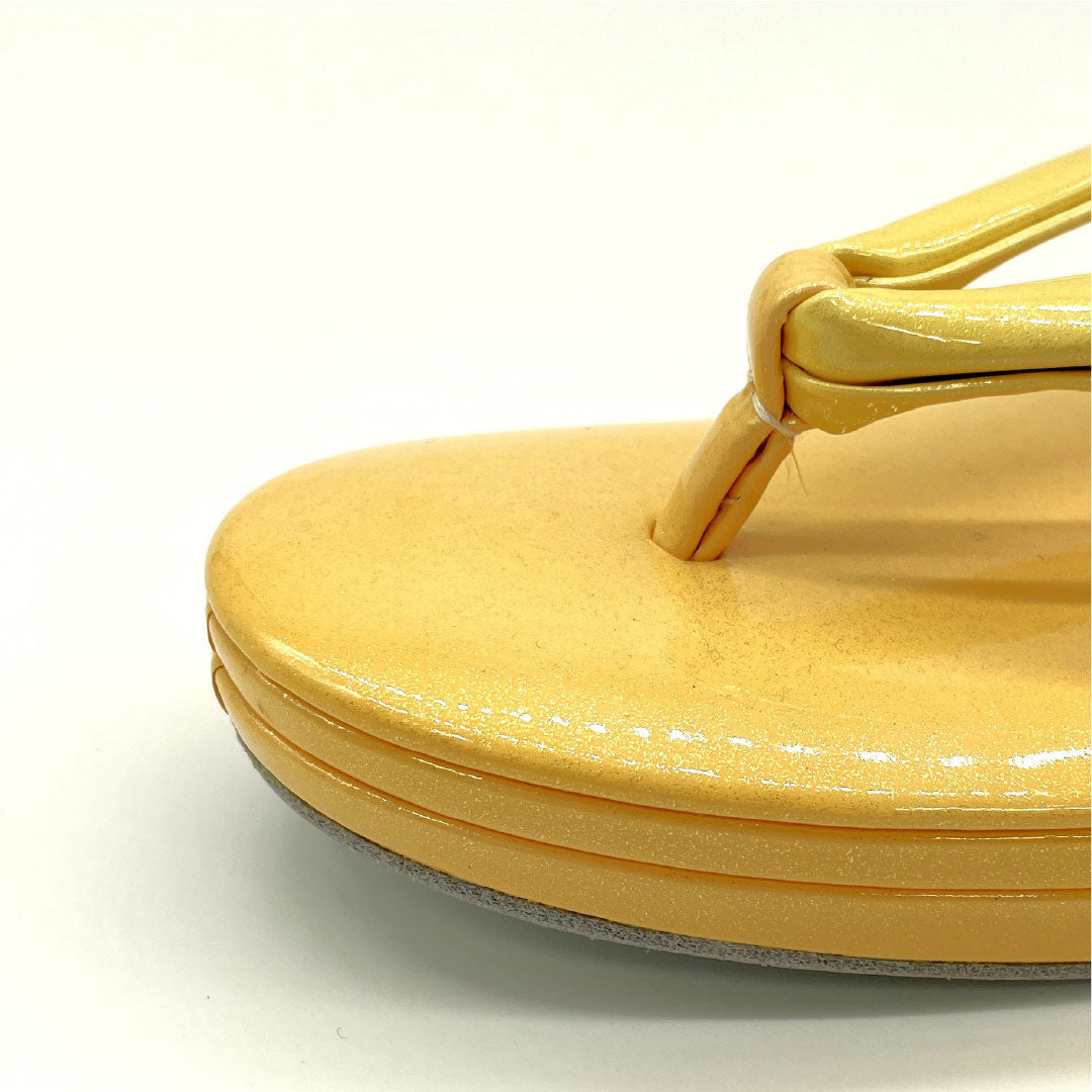 (新古品)草履 エナメル NEWランク セミフォーマル 心斎橋てんぐ 長さ23.5cm Mサイズ 黄系 1122001341323