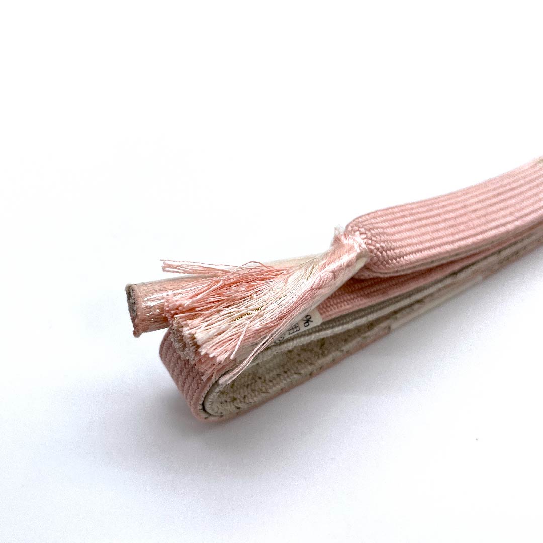 (New old stock) Obijime (belt tying) Pure silk, quarter string, maiden color (otomeiro), uses metal thread, uses three-quarter gold, new old stock, length approx. 156cm, width approx. 1.5cm, semi-formal, S rank, pink, 1135001482913