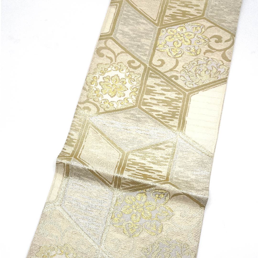 袋帯 生成り色(きなりいろ) 夏帯 華文 亀甲 唐草 帯丈430cm 正絹 Sランク 六通 フォーマル クリーム系 1123007362315