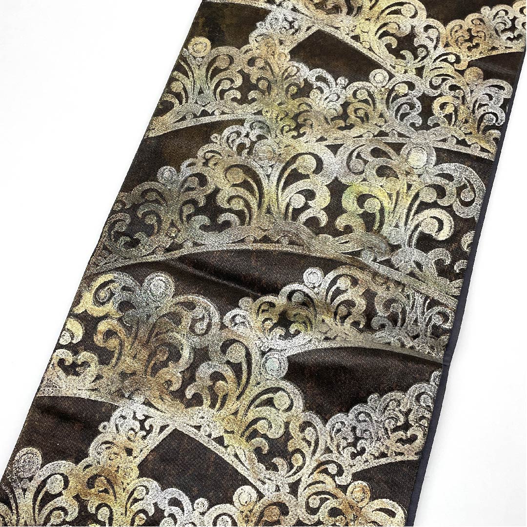 (未仕立)袋帯 憲房色(けんぼういろ) 金唐皮(きんからかわ) 抽象模様 帯丈474cm 正絹 Sランク 六通 フォーマル 茶系 1123006072414