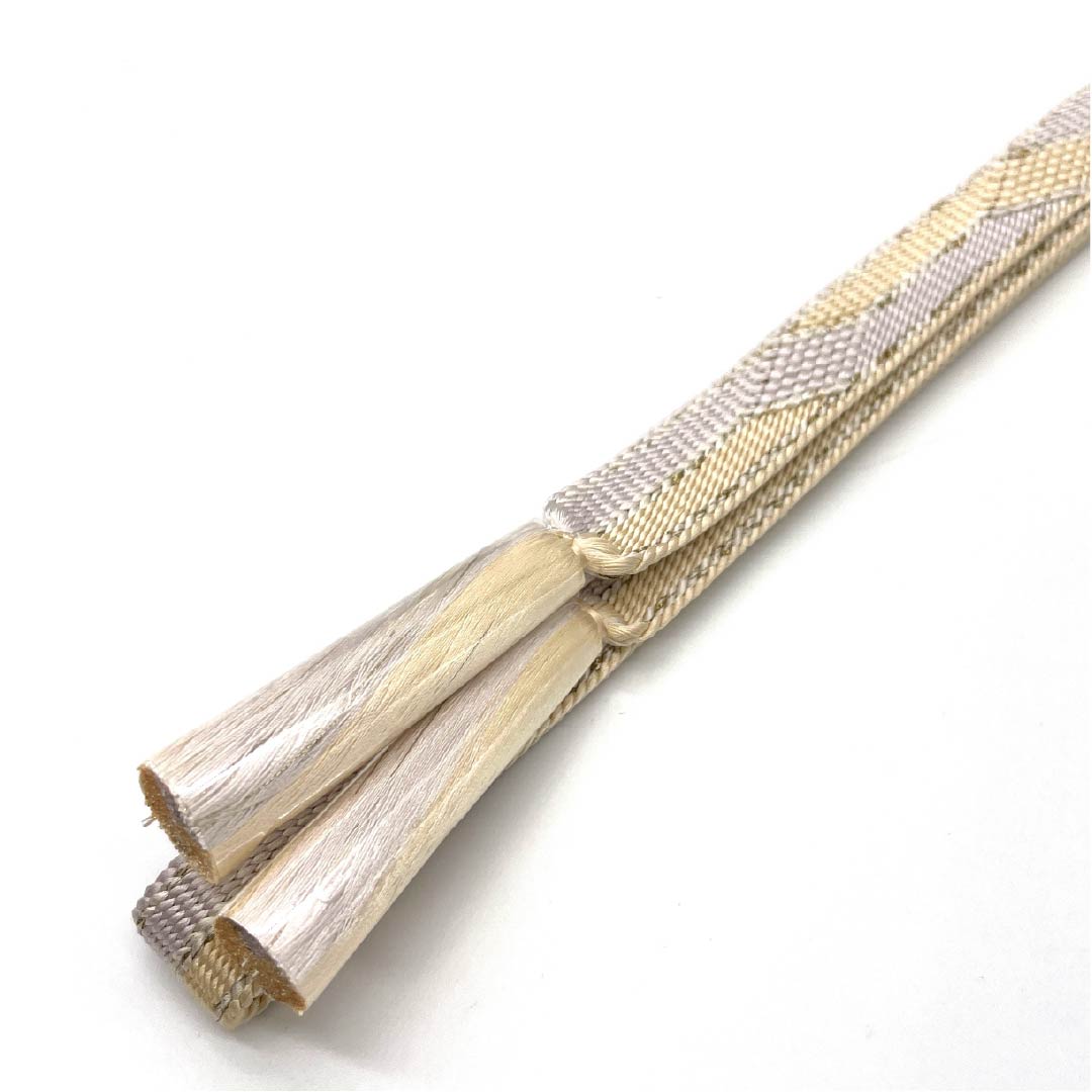 (新古品) 帯締め 正絹 四分紐 白藤色(しらふじいろ) 薄肉色(うすにくいろ) バイカラー 菱型 長さ約166cm 幅約1.5cm セミフォーマル NEWランク 紫系 1135003301320