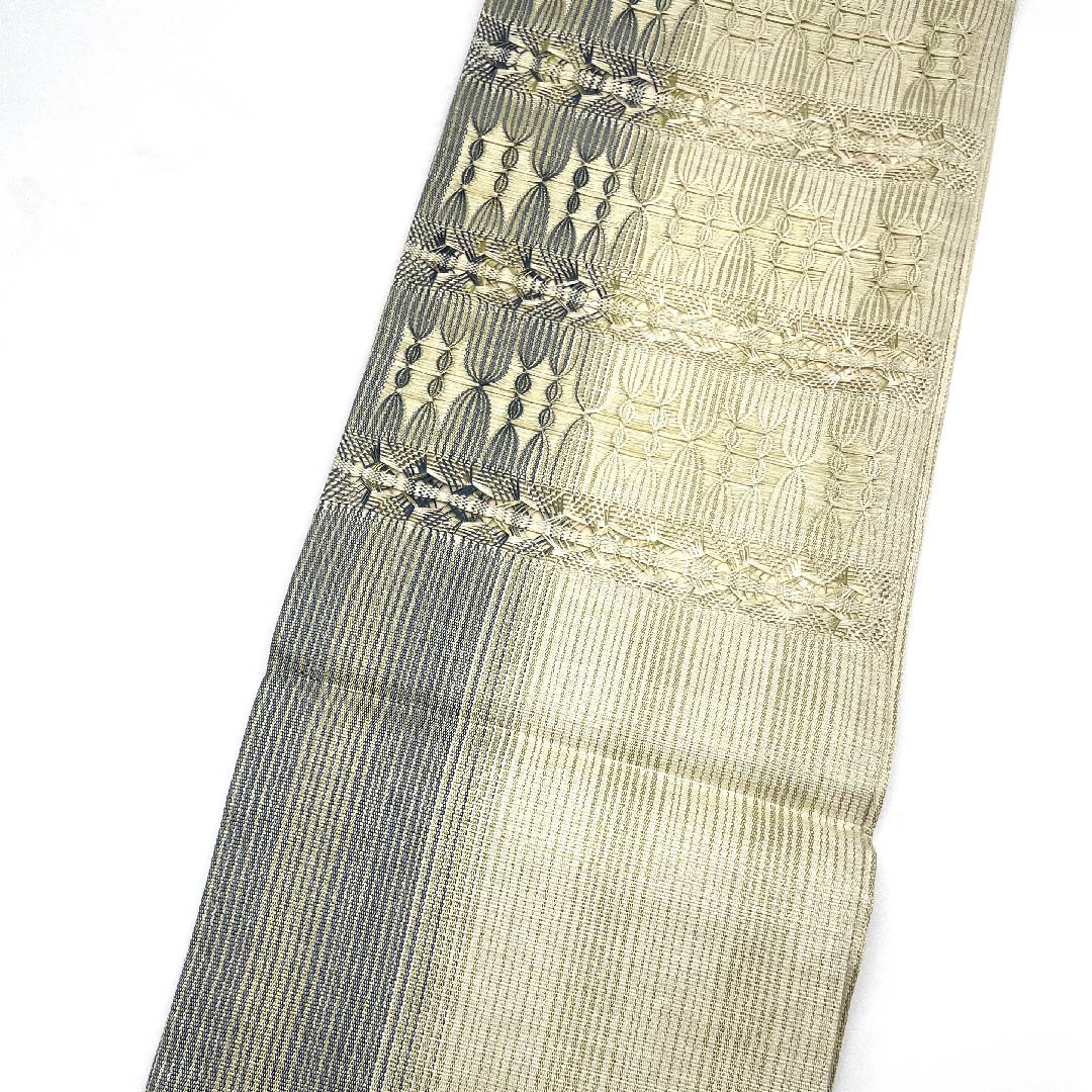 袋帯 乳白色色(にゅうはくしょくいろ) 幾何学模様 帯丈456cm 正絹 Sランク ポイント柄 セミフォーマル 白系 1123007212411